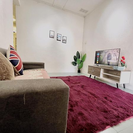 Heritage Cozy Entire 3 Bedroom House At Kijang Alma 메르타잠 외부 사진