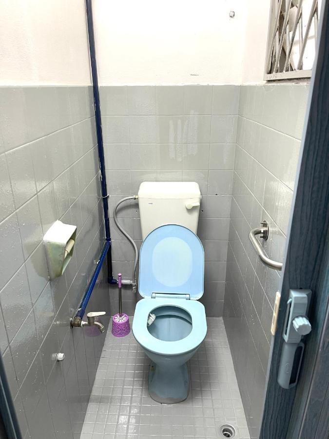 Heritage Cozy Entire 3 Bedroom House At Kijang Alma 메르타잠 외부 사진