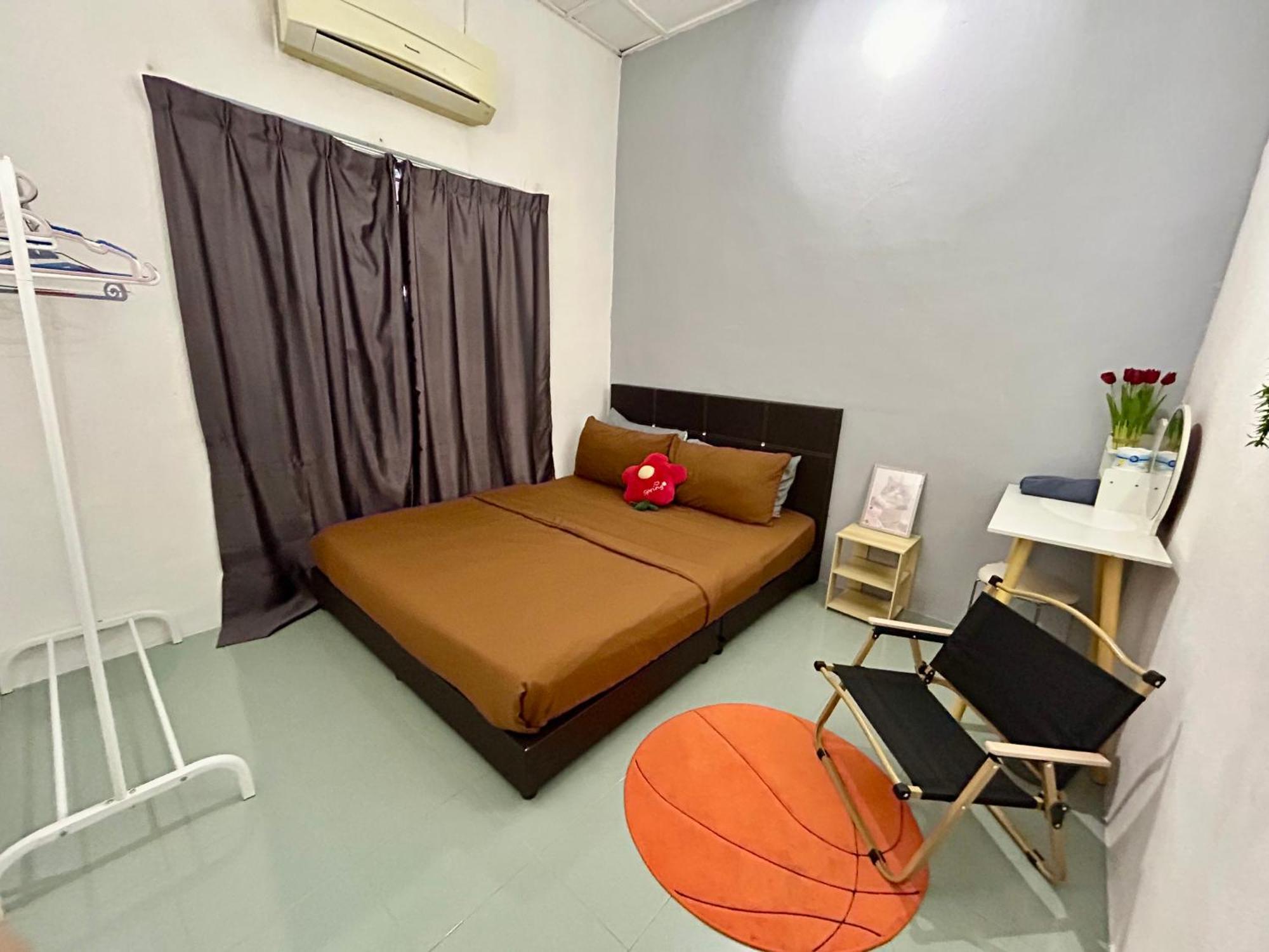 Heritage Cozy Entire 3 Bedroom House At Kijang Alma 메르타잠 외부 사진