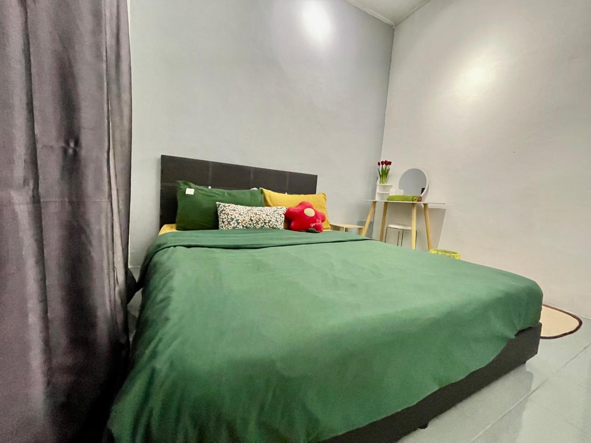 Heritage Cozy Entire 3 Bedroom House At Kijang Alma 메르타잠 외부 사진